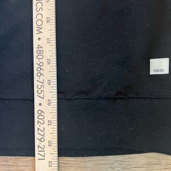 Vuiori women’s size M crew neck super soft lightweight sweatshirt - Picture 7 of 7